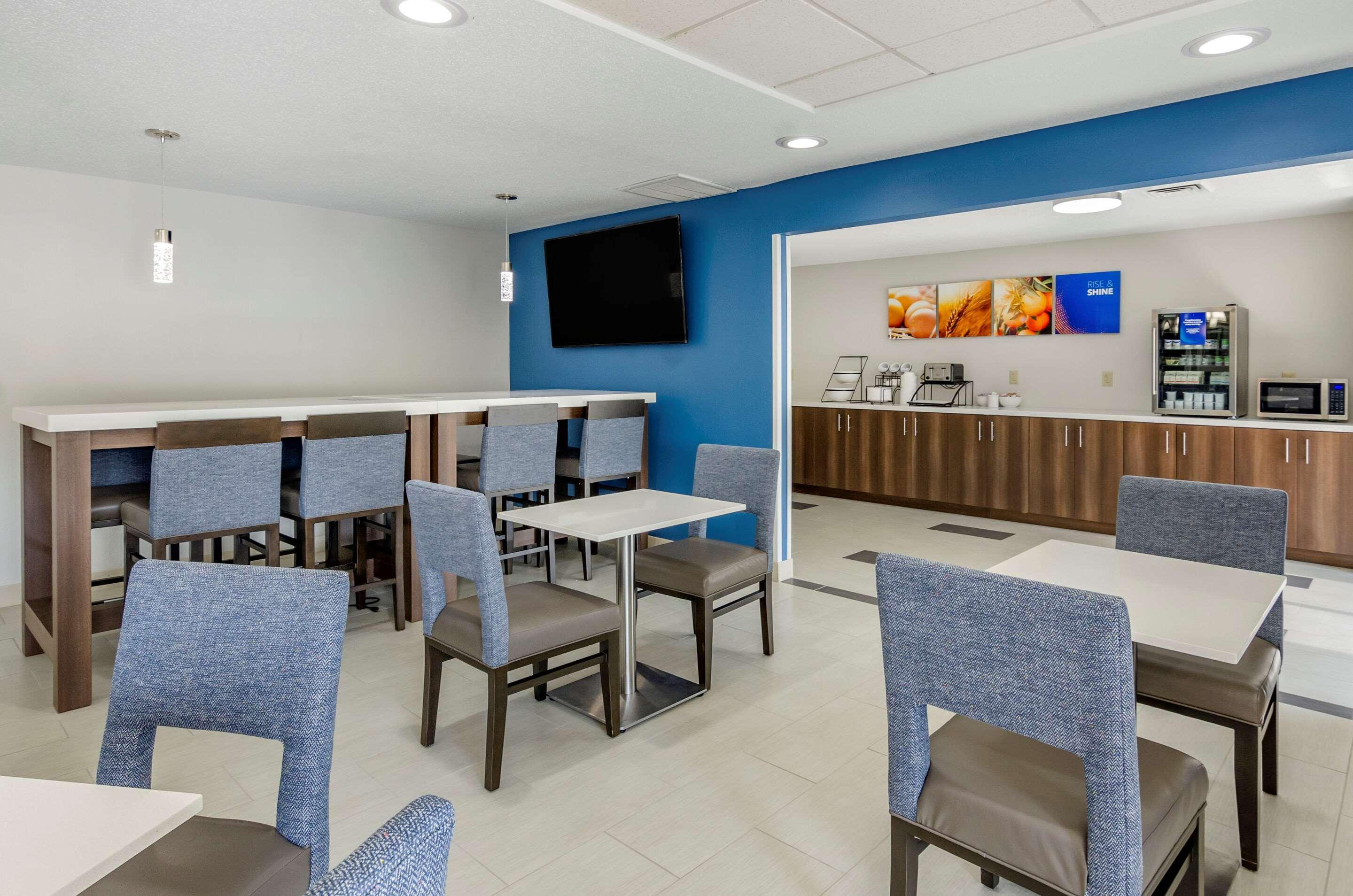 Comfort Inn & Suites Troutville - Roanoke North - Daleville Exteriér fotografie